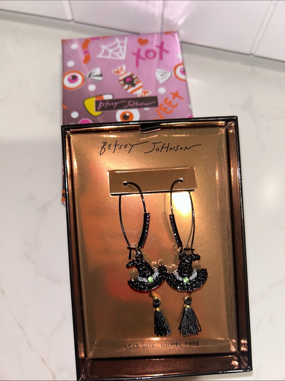 Betsey Johnson WITCH HAT BROOM SHEPHERD HOOK EARRING PINK NIB/NWT - Picture 9 of 10